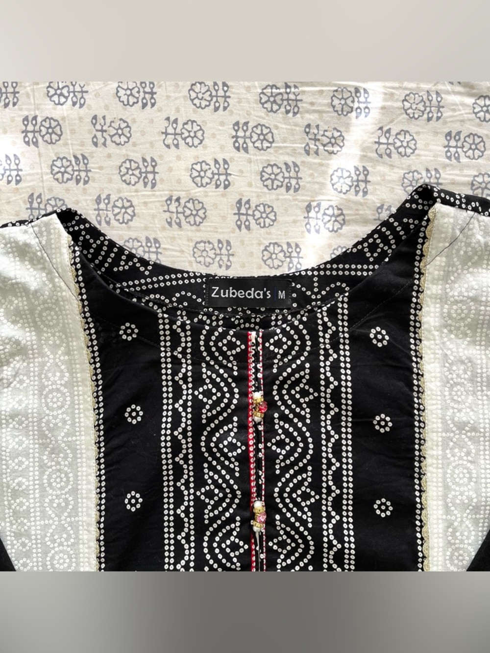 3pc Patterned Lawn Shalwar Kameez - Picture 8 of 12